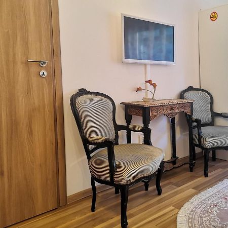 شقة بوخارست  في Fancy 1Bd Family Friendly In Historical Centre المظهر الخارجي الصورة