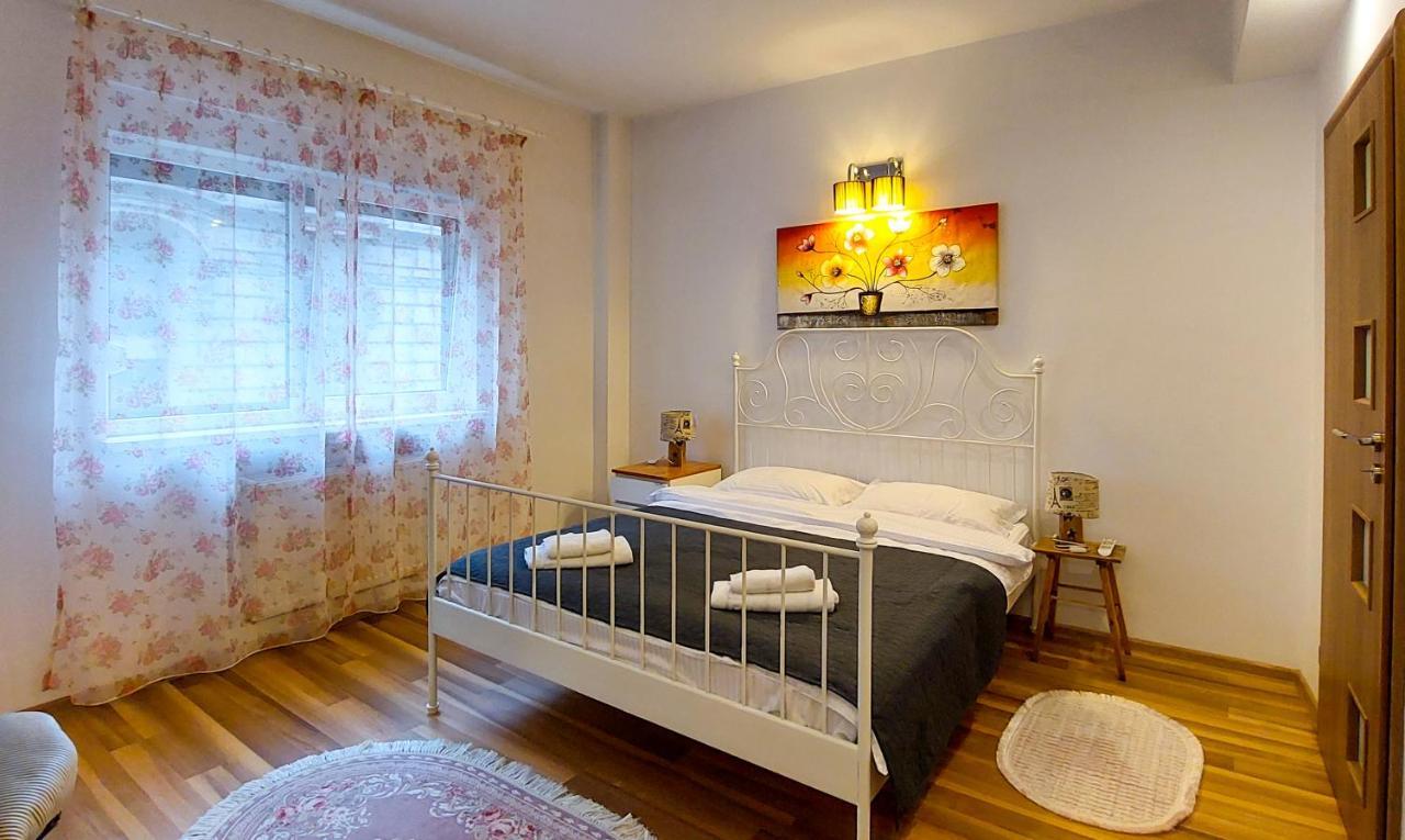 شقة بوخارست  في Fancy 1Bd Family Friendly In Historical Centre المظهر الخارجي الصورة