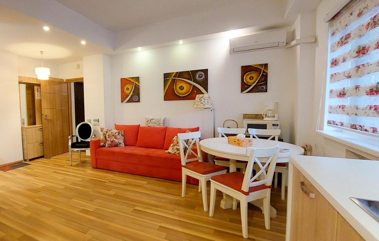 شقة بوخارست  في Fancy 1Bd Family Friendly In Historical Centre المظهر الخارجي الصورة