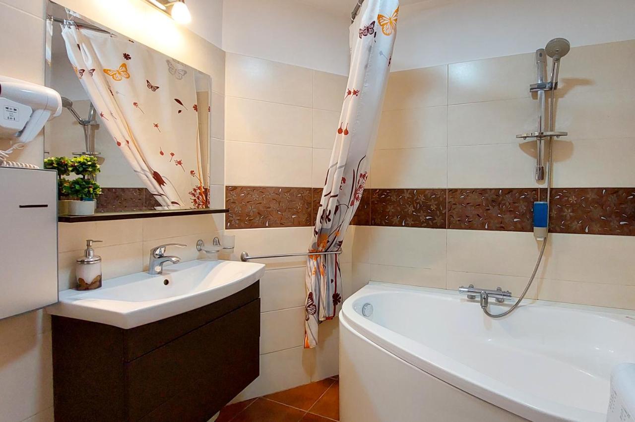 شقة بوخارست  في Fancy 1Bd Family Friendly In Historical Centre المظهر الخارجي الصورة