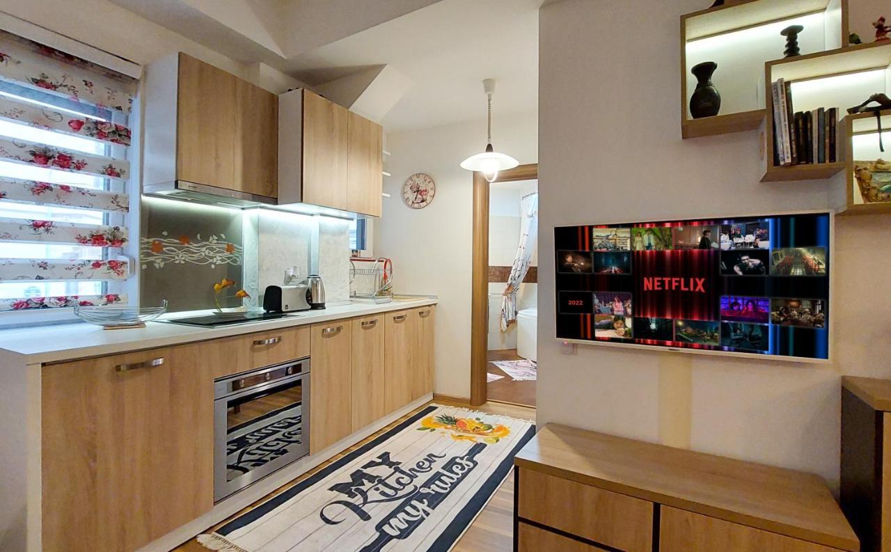 شقة بوخارست  في Fancy 1Bd Family Friendly In Historical Centre المظهر الخارجي الصورة