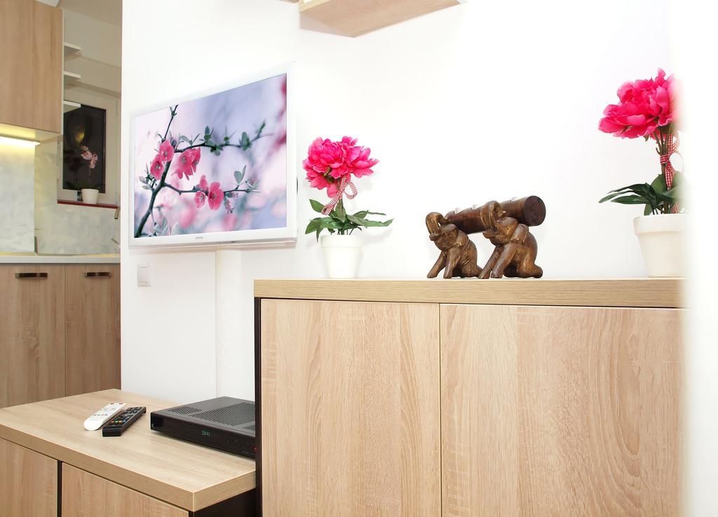 شقة بوخارست  في Fancy 1Bd Family Friendly In Historical Centre المظهر الخارجي الصورة