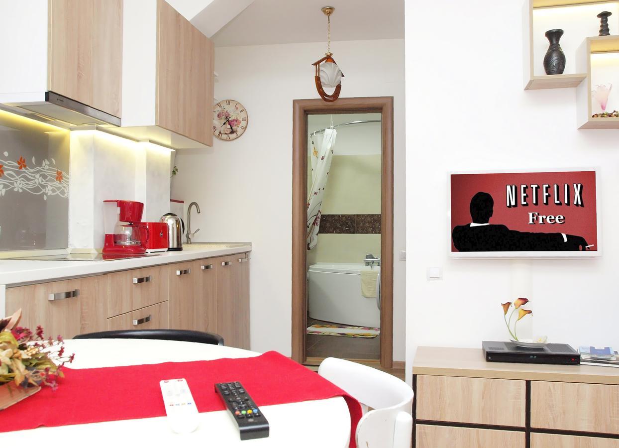 شقة بوخارست  في Fancy 1Bd Family Friendly In Historical Centre المظهر الخارجي الصورة